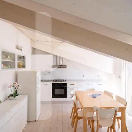 Ξενοδοχείο με διαμερίσματα Homiday - Bordopineta 3*