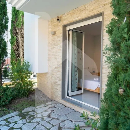 Bordopineta Aparthotel Pineto
