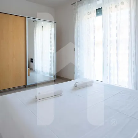 Ξενοδοχείο με διαμερίσματα Homiday - Bordopineta 3*