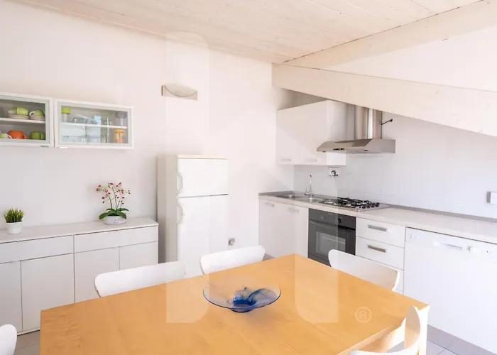 Homiday - Bordopineta Aparthotel Pineto