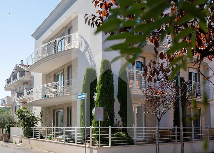 Aparthotel Homiday - Bordopineta Pineto