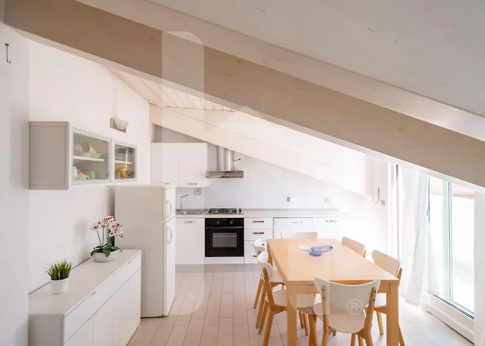 Aparthotel Homiday - Bordopineta 3*