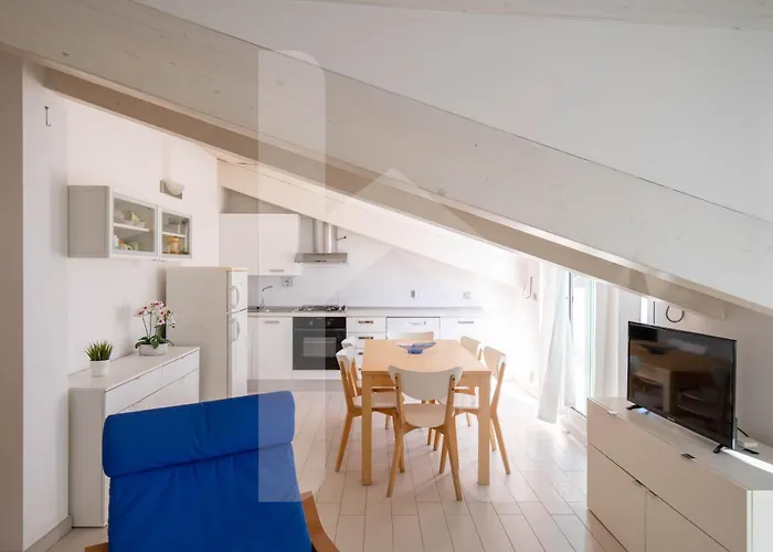 Homiday - Bordopineta Aparthotel Pineto