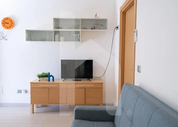 Aparthotel Homiday - Bordopineta 3*