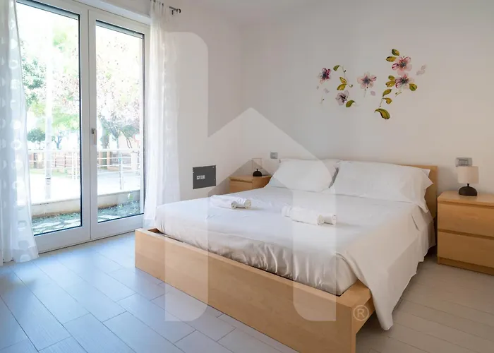 Aparthotel Homiday - Bordopineta Pineto