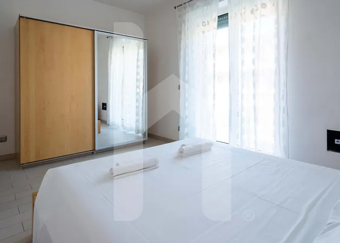 Aparthotel Homiday - Bordopineta 3*