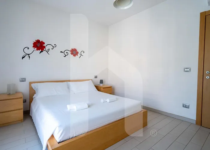 Homiday - Bordopineta Aparthotel Pineto